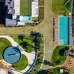 With Pool In - Acqua V * Funchal (Madeira)