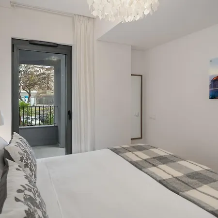 With Pool In - Acqua V