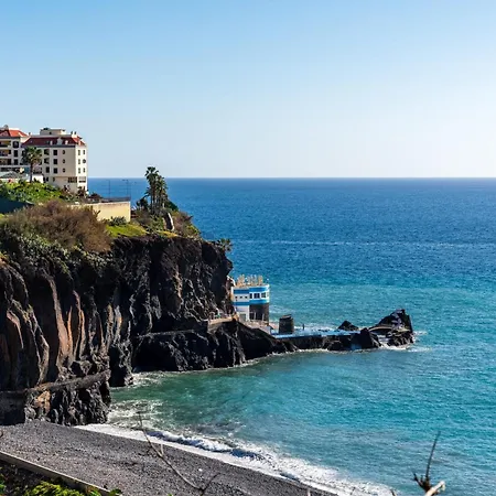 With Pool In - Acqua V Funchal (Madeira)