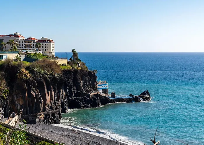 With Pool In - Acqua V Funchal (Madeira)