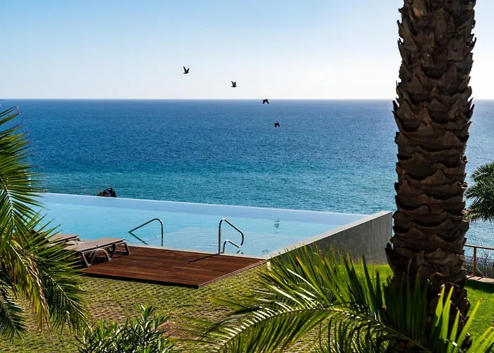 With Pool In - Acqua V * Funchal (Madeira)